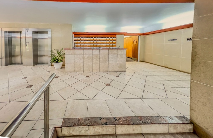 To Let 2 Bedroom Property for Rent in Sea Point Western Cape
